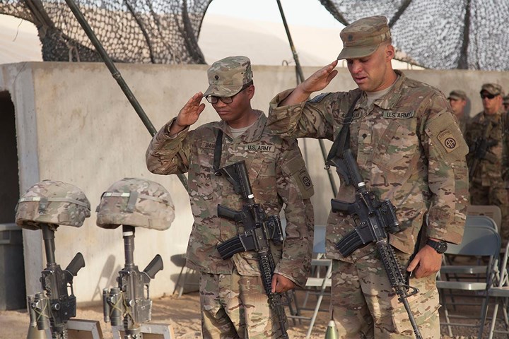 Những khoảnh khắc xúc động trong đời binh nghiệp của binh sĩ Mỹ